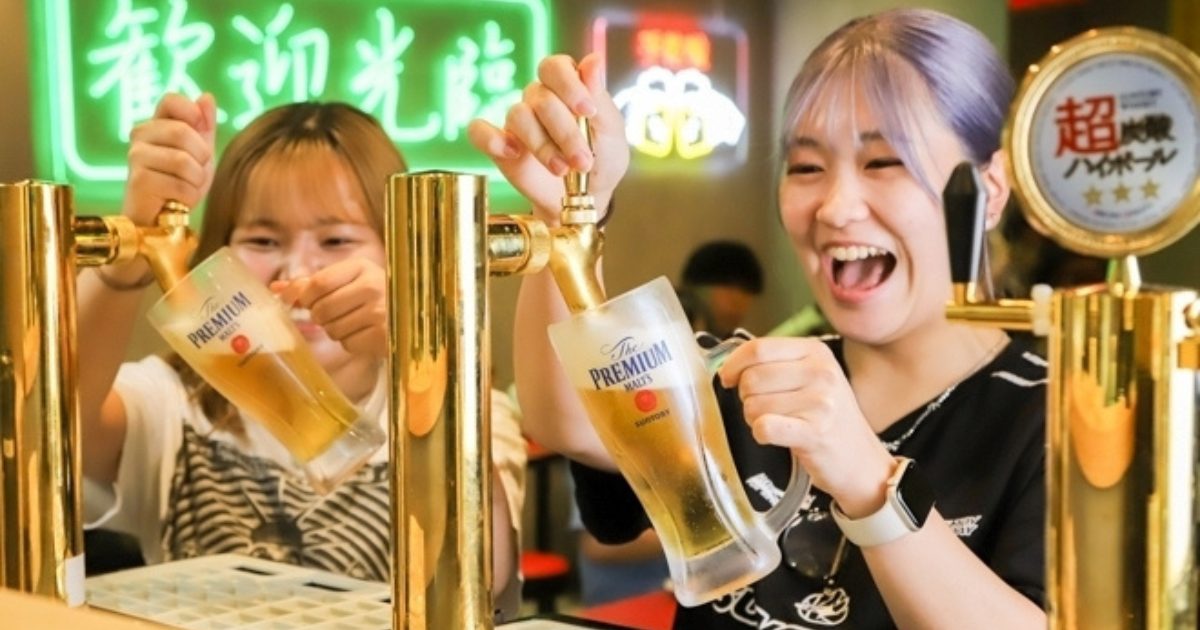 KITSUNAIの店での乾杯